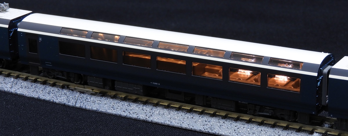 KATO鉄道模型オンラインショッピング E261系サフィール踊り子8両（基本+増結）室内灯取付済製品: 現在販売中の商品 - kato